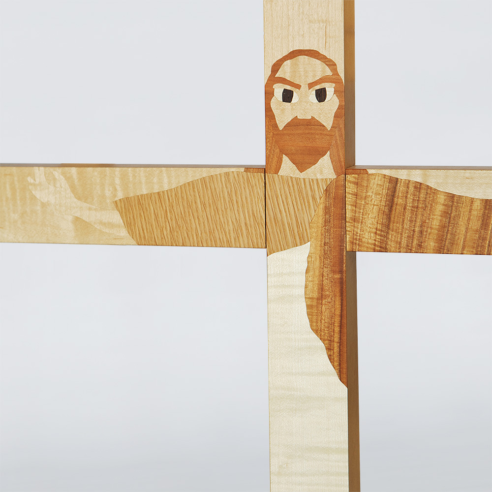 キリストを木で表現した十字架