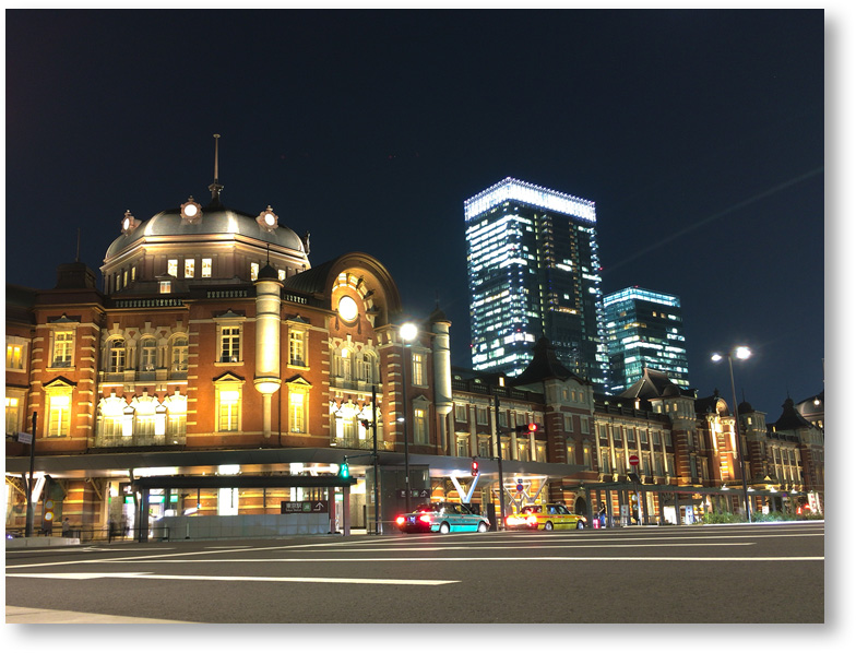iPhoneで東京駅をスローシャッター撮影