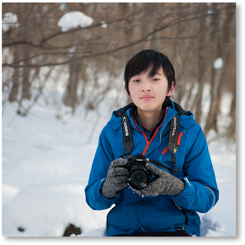 雪の中で、息子のポートレート