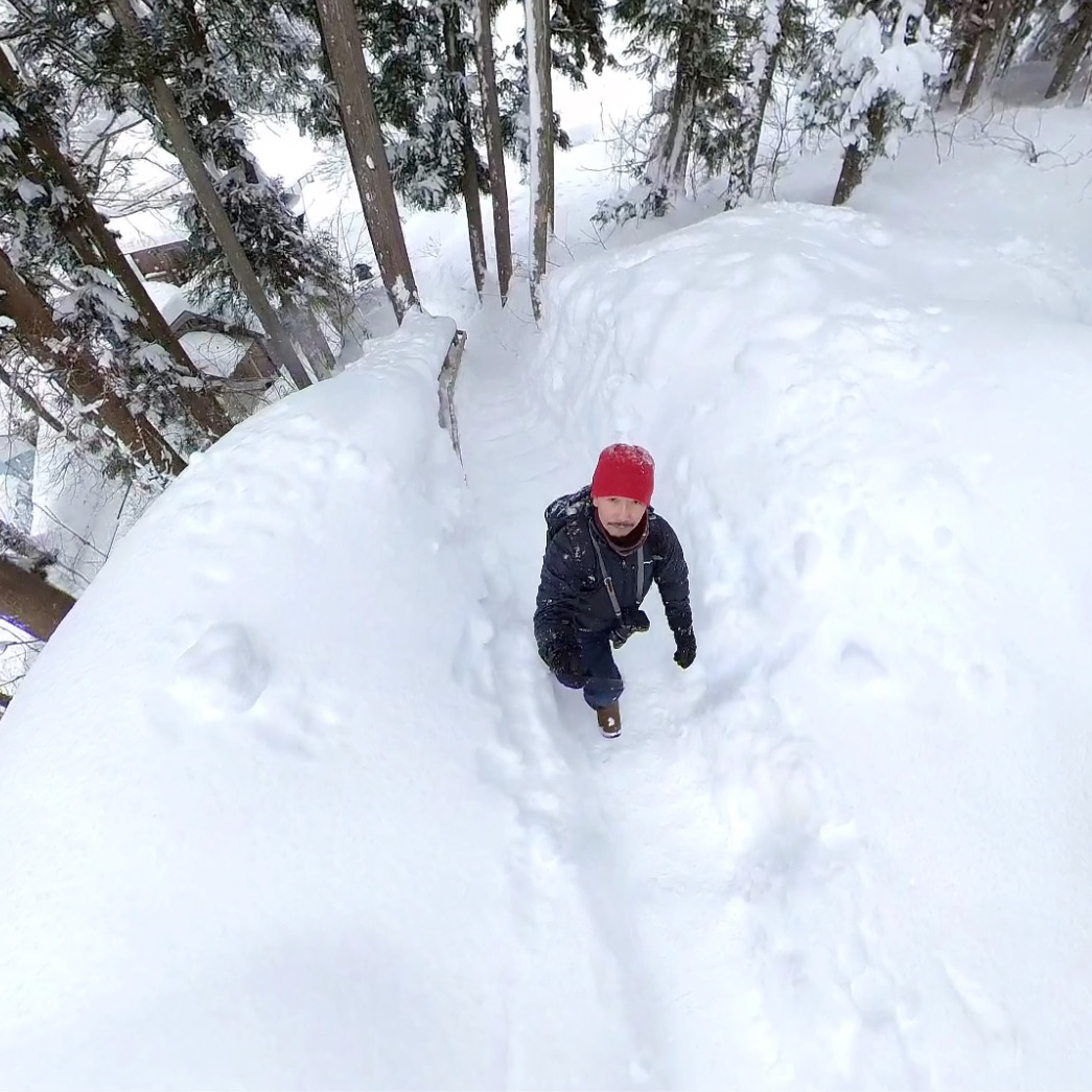 雪の大内宿