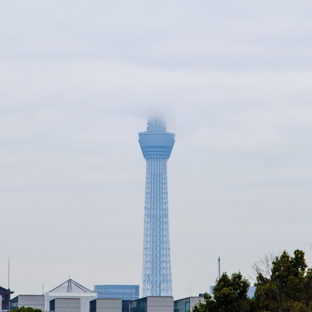 雲の中のスカイツリー